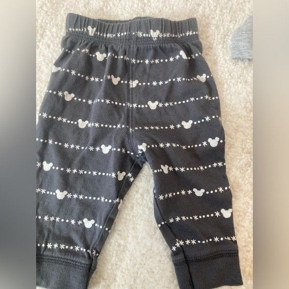 Disney Baby Mickey Mouse Christmas onesie and pant set in size newborn - Picture 2 of 5